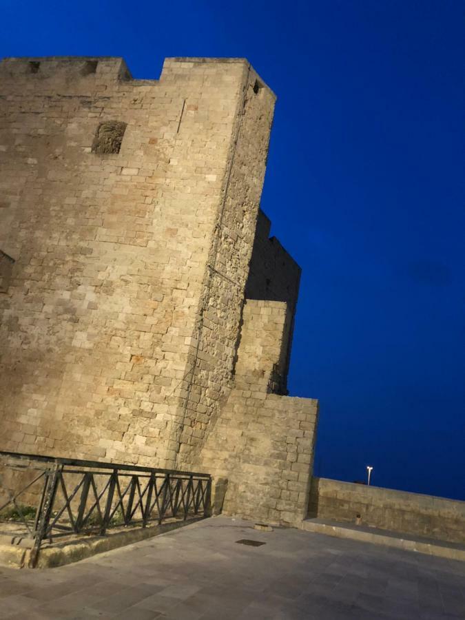 Casa Vacanze Antiche Mura E Poi Монополи Екстериор снимка
